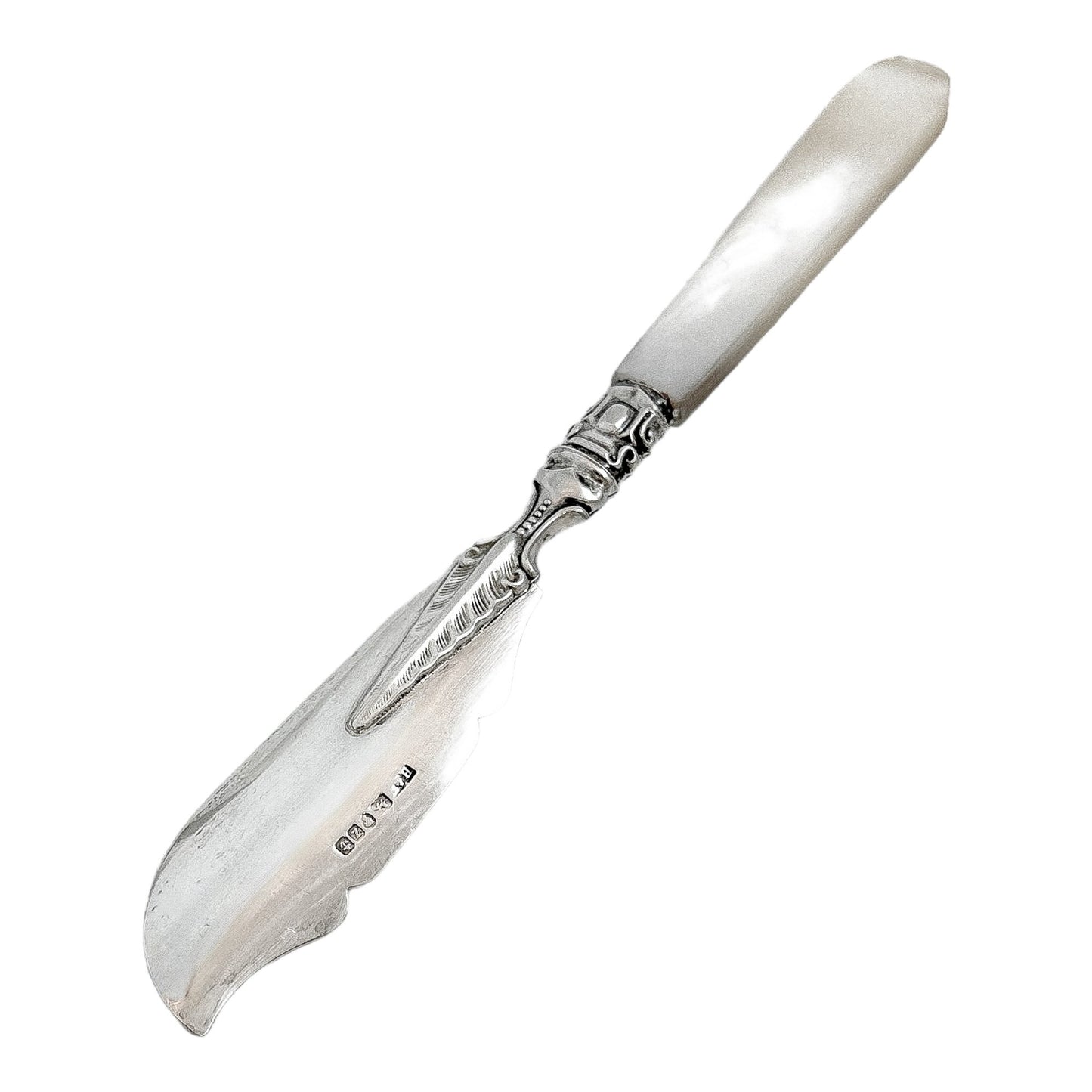 Victorian sterling silver butter knife / caviar spreader with mother of pearl handle