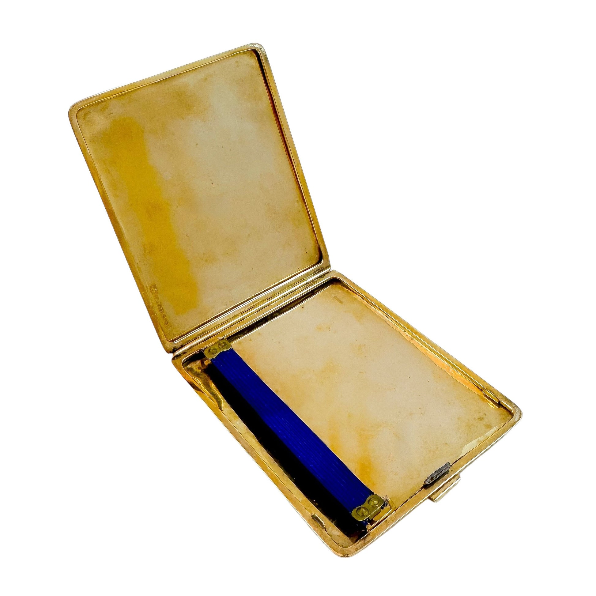 Art Deco 9 kt yellow gold large engine-turned bevelled cigarette case, 93 g