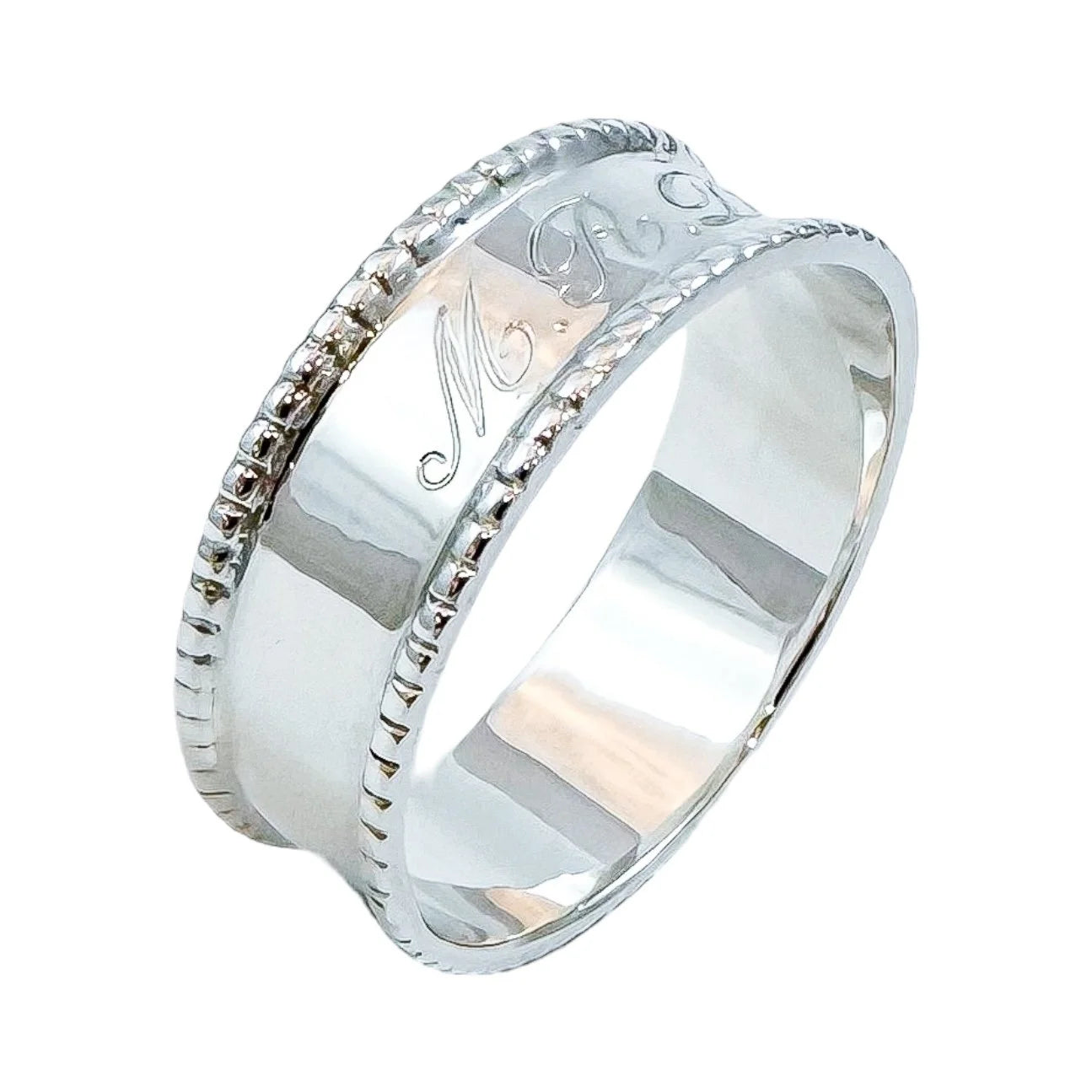 Vintage classic design boxed sterling silver napkin ring with beaded border