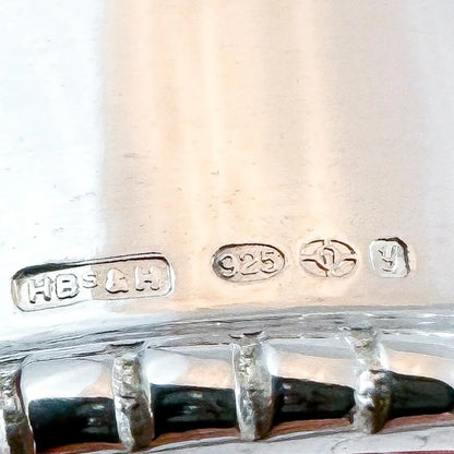 Vintage classic design boxed sterling silver napkin ring with beaded border