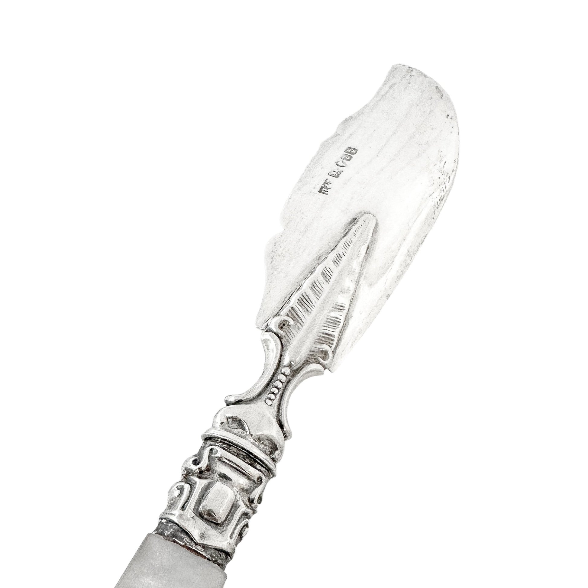 Victorian sterling silver butter knife / caviar spreader with mother of pearl handle