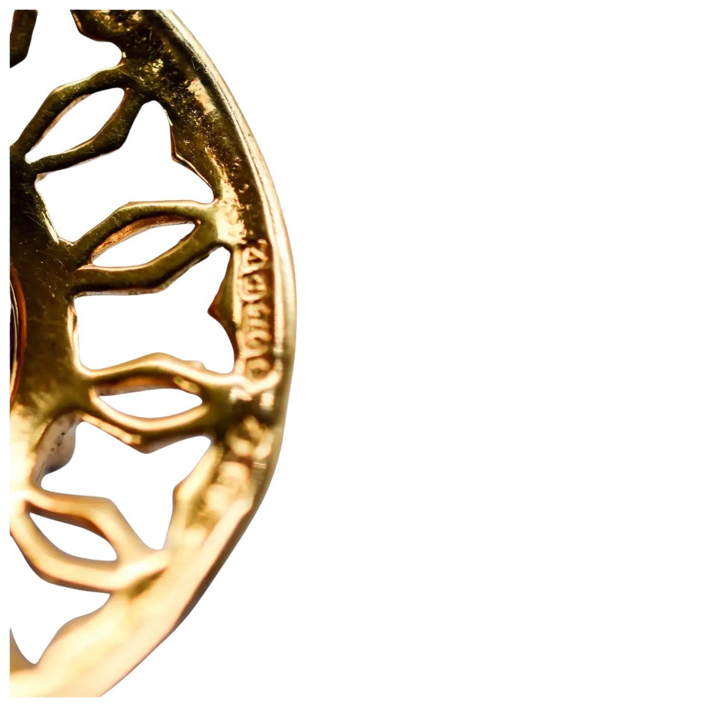 Vintage 9ct gold pendant necklace with 23ct colour-change sapphire, Romantic Revival design, 1970