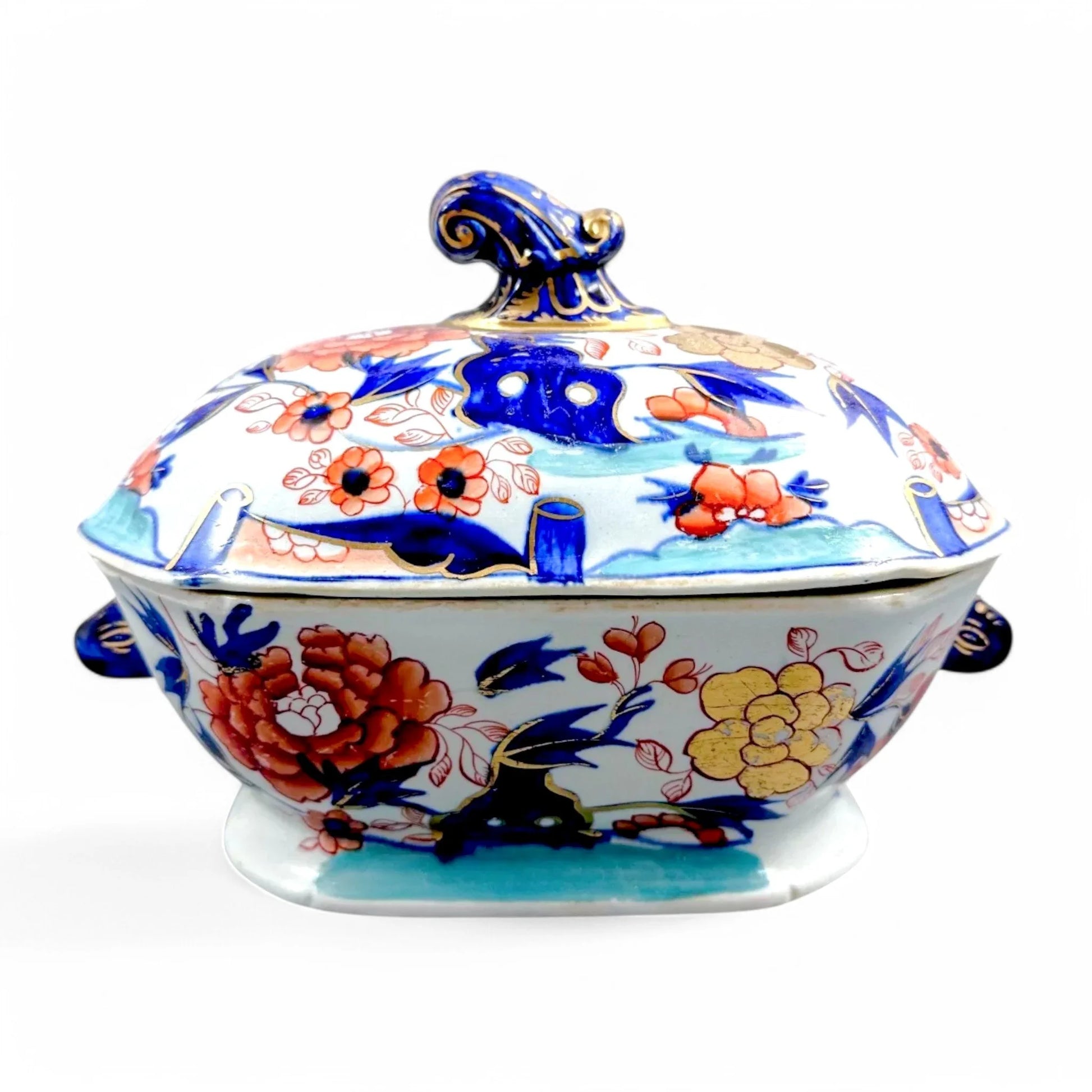 Rare Mason’s Ironstone sauce tureen, "Oyster Pattern" with turquoise base, hand-painted Regency period, circa 1815–1825