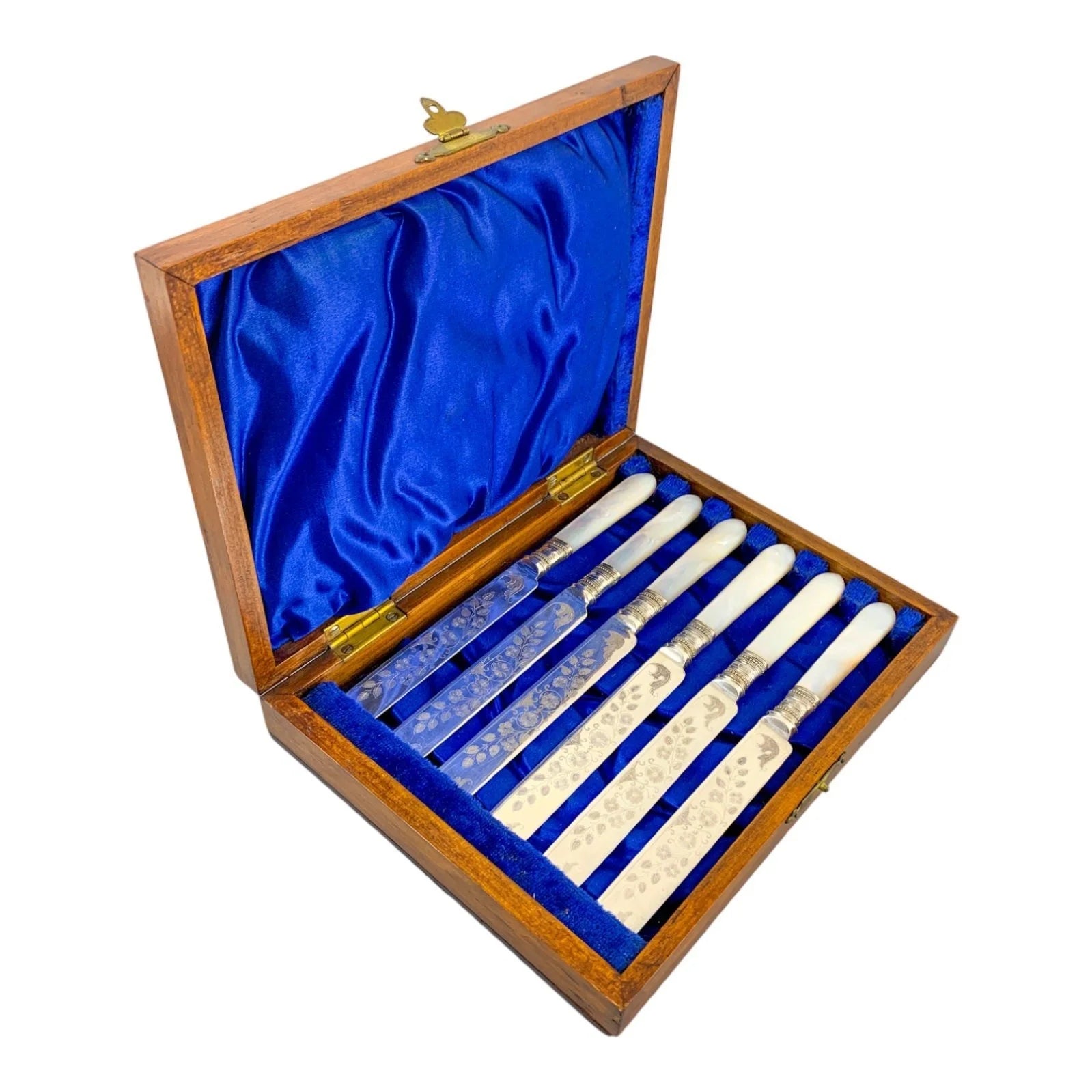 Cased Edwardian 6 person dessert fruit knife set with mother-of-pearl handles and engraved blades