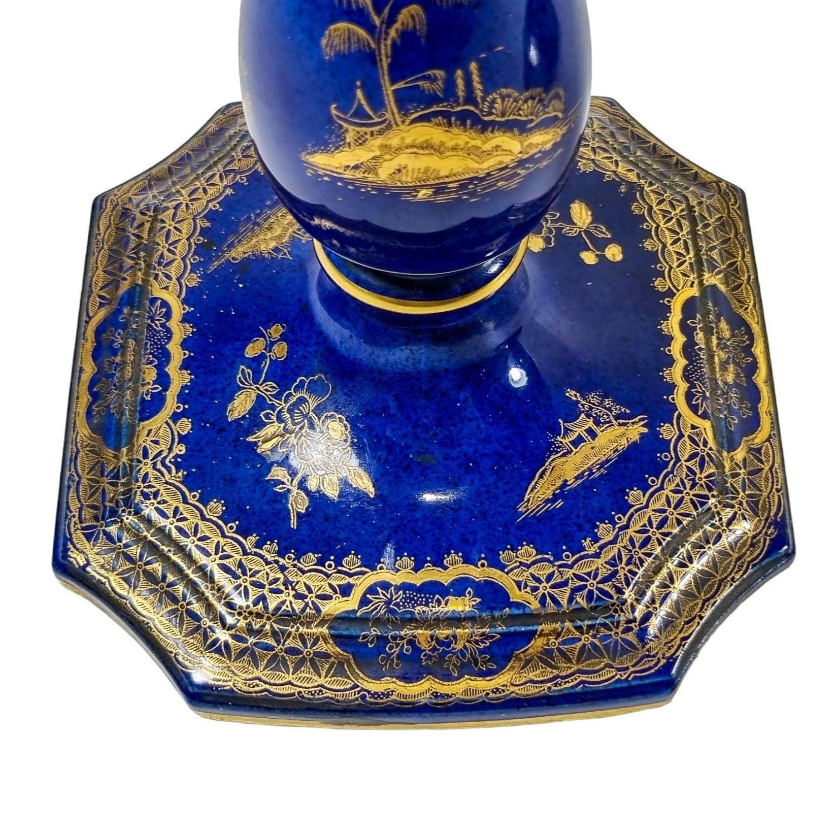 Large Art Deco pair of Wilton Ware candlesticks, AG Harley Jones in gold and cobalt blue, Chinoiserie 5008