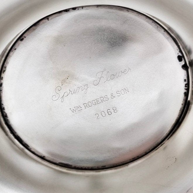 Wm. Rogers & Son huge Art Deco 1.5 L silver plated cocktail shaker “Spring Flower” 2068