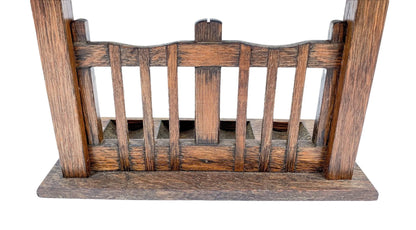 Vintage novelty oak 4-pipe rack stand in the form of a fence with roof on top