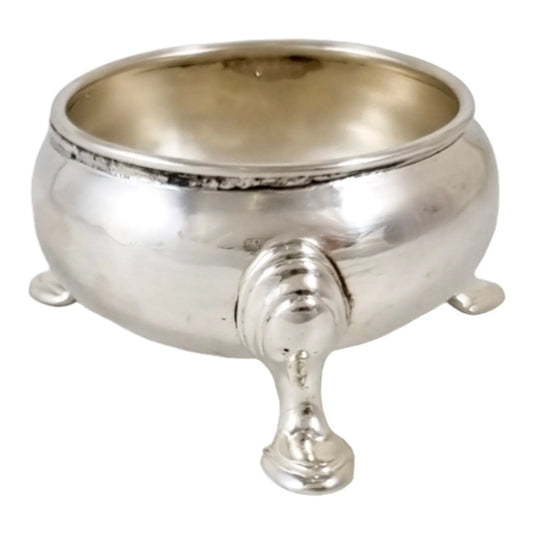 George II sterling silver large tripod salt cauldron on hoof feet, armorial family crest, 1735