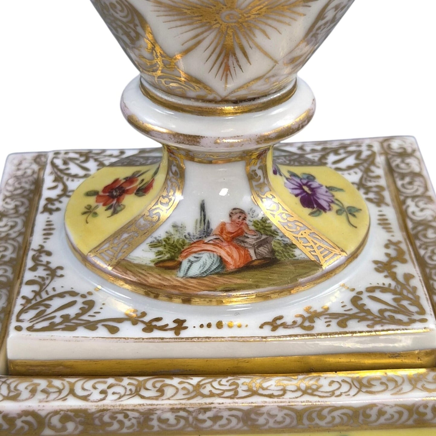 Helena Wolfsohn Dresden urns, Royal Yellow