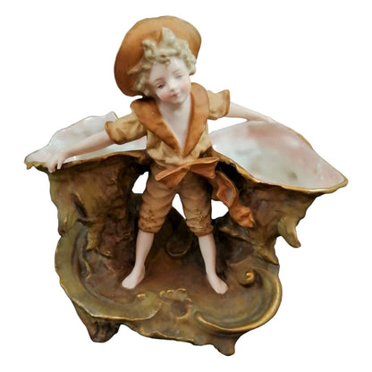 Art Nouveau Austro-Hungarian Ernst Wahliss figural double vase in the form of a boy holding two large shells