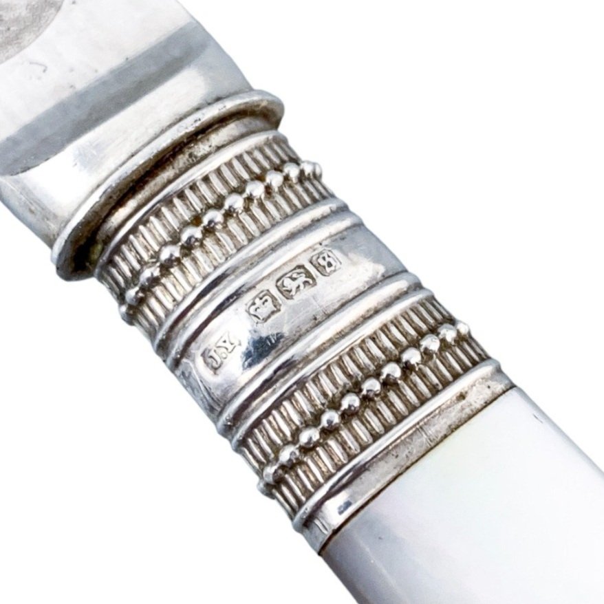 Cased Edwardian 6 person dessert fruit knife set with mother-of-pearl handles and engraved blades